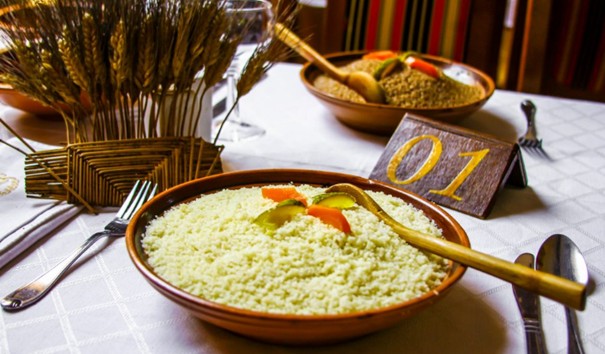 Couscous artisanal roulé à la main, Lahlou, sachet 1kg – Image 2